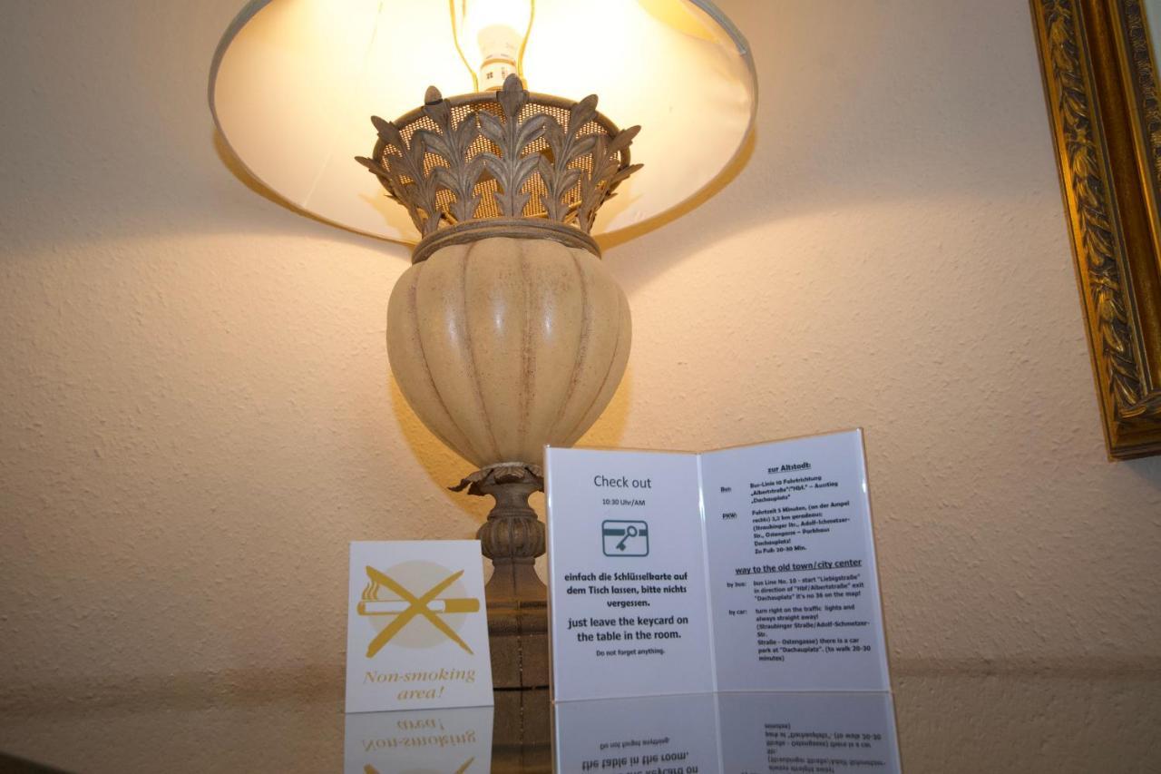 Gaestehaus Bavaria เรเกนส์บวร์ก ภายนอก รูปภาพ