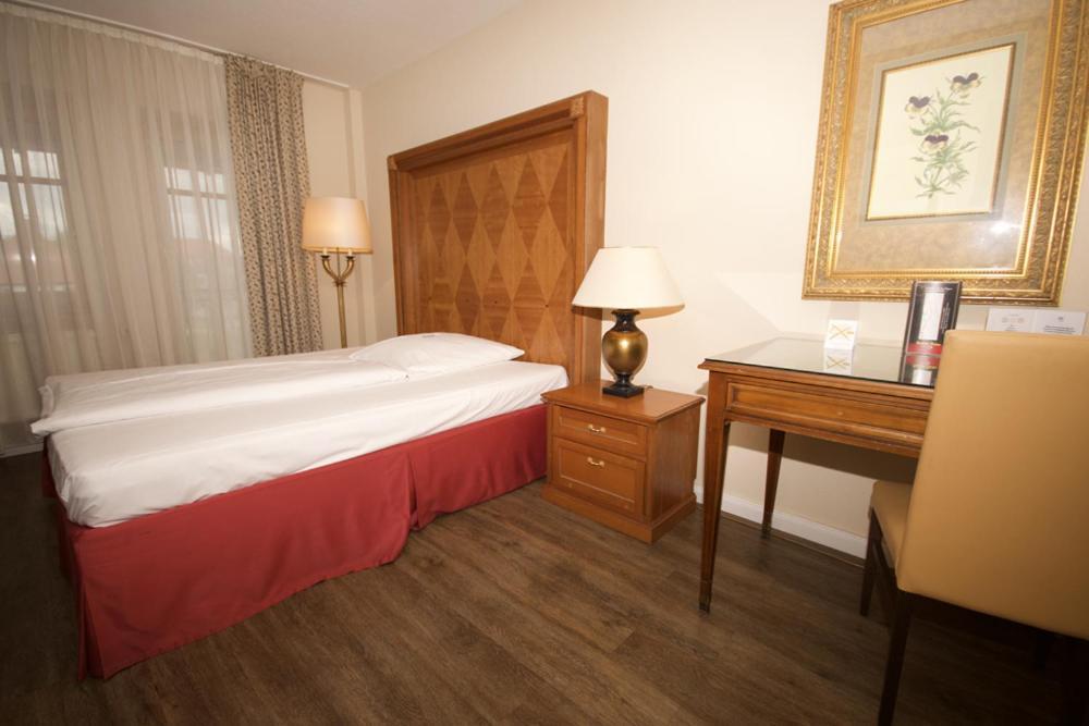 Gaestehaus Bavaria เรเกนส์บวร์ก ภายนอก รูปภาพ