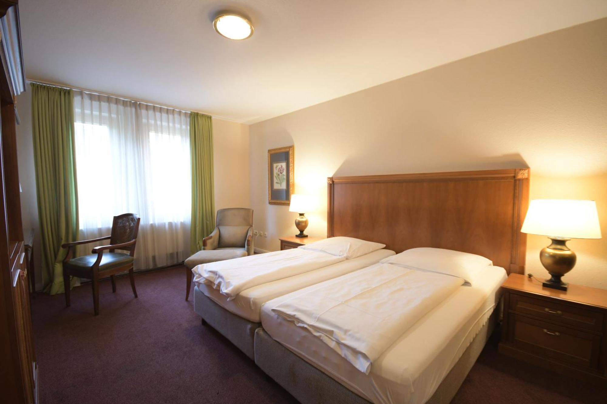 Gaestehaus Bavaria เรเกนส์บวร์ก ภายนอก รูปภาพ