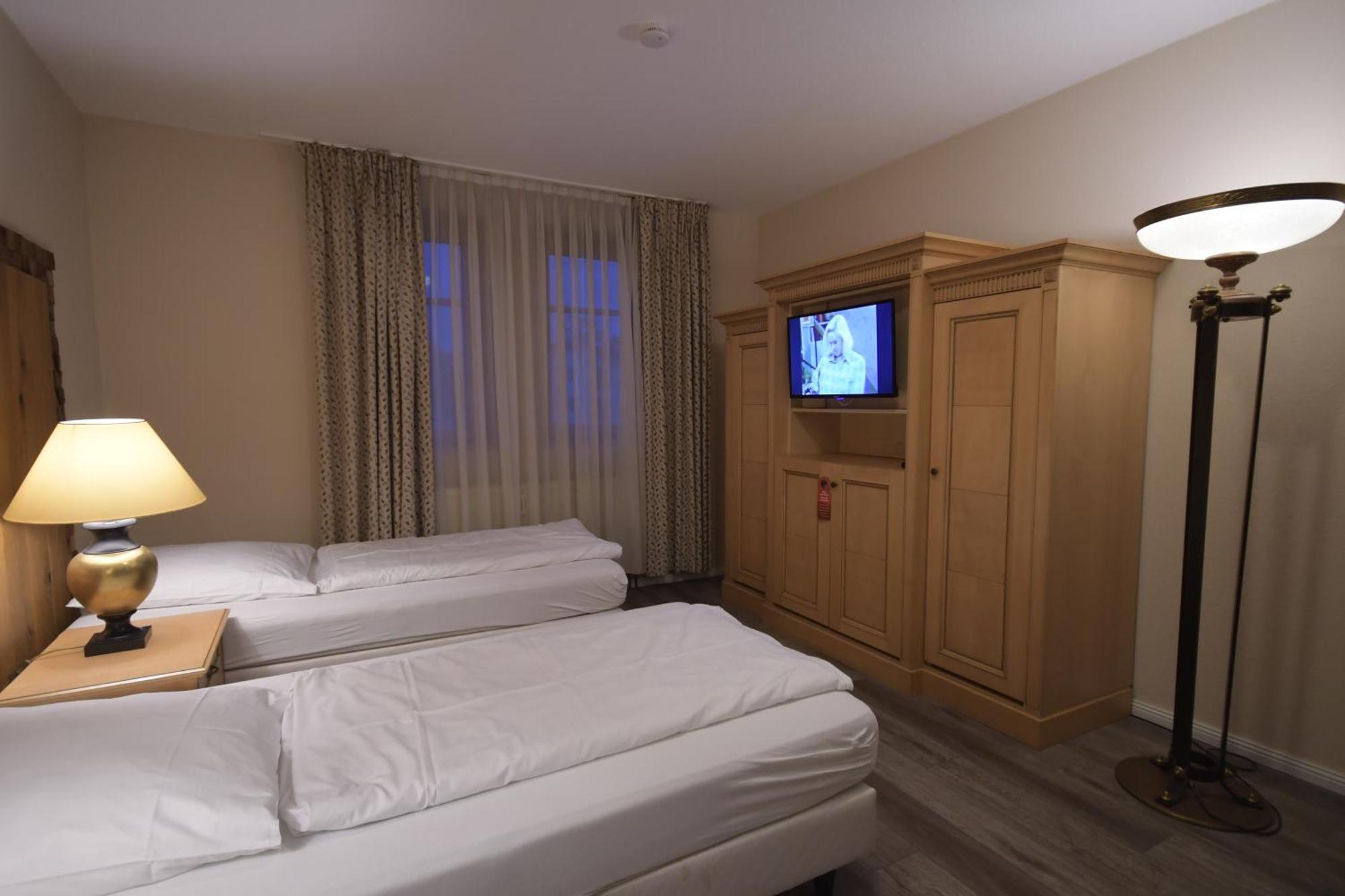 Gaestehaus Bavaria เรเกนส์บวร์ก ภายนอก รูปภาพ