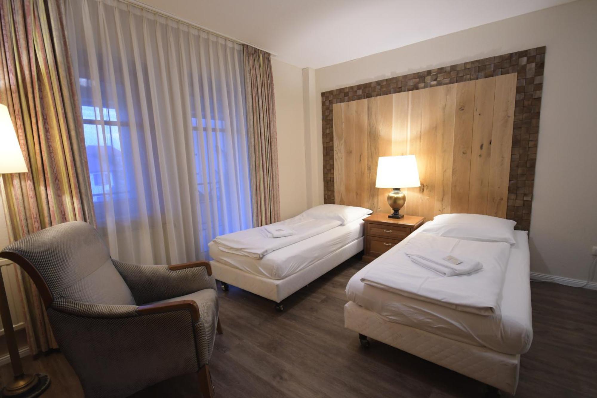Gaestehaus Bavaria เรเกนส์บวร์ก ภายนอก รูปภาพ