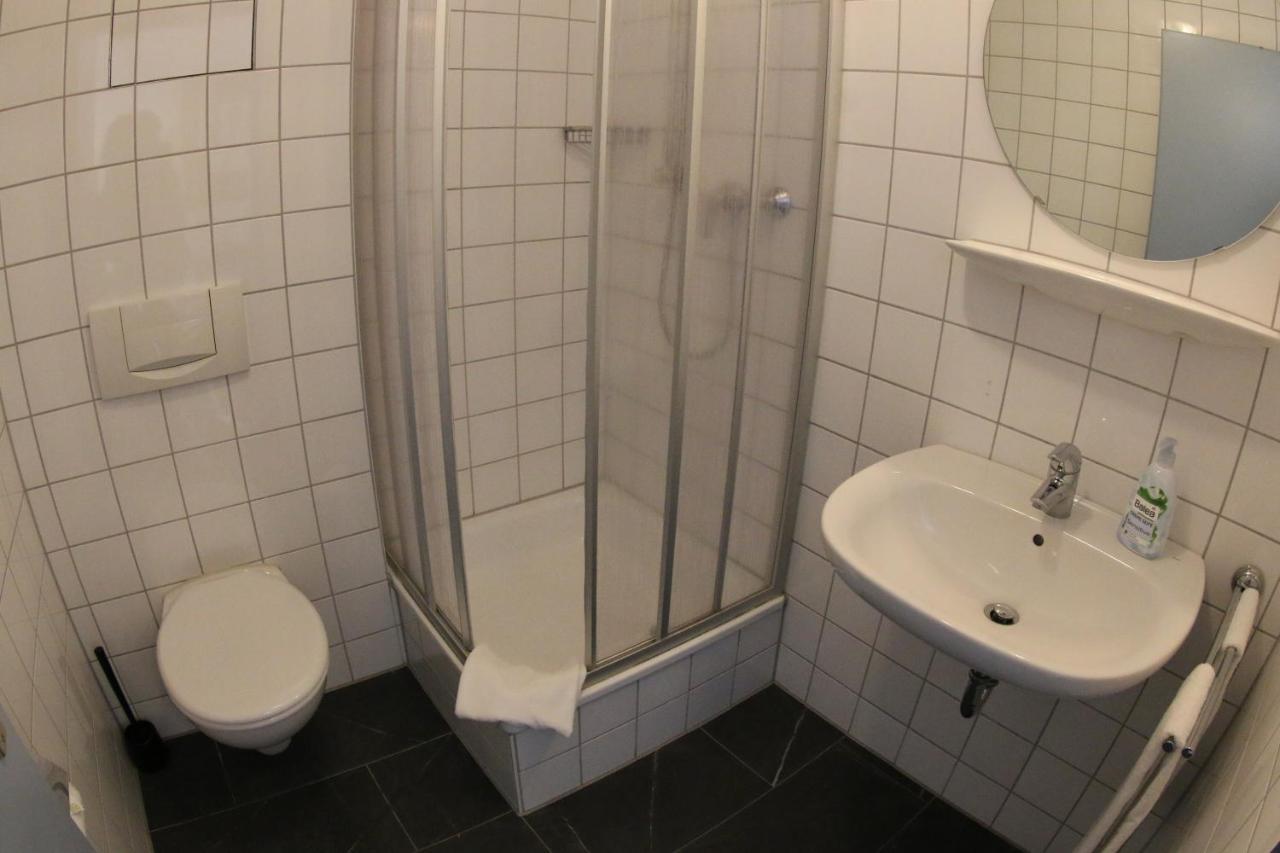 Gaestehaus Bavaria เรเกนส์บวร์ก ภายนอก รูปภาพ